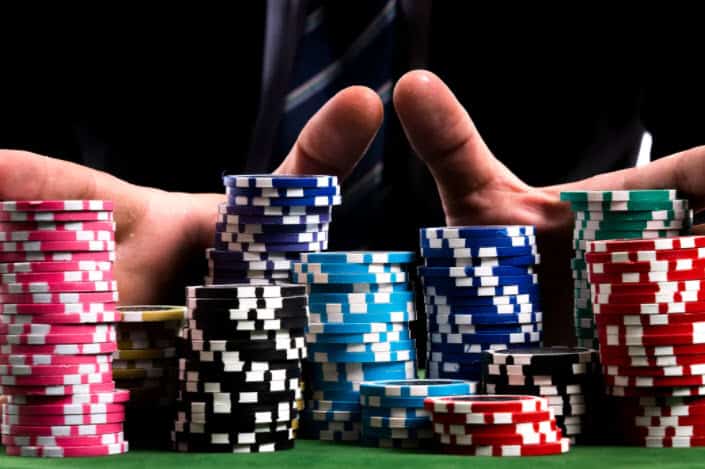 Poker online và những điều giúp bạn học hỏi kinh nghiệm dễ dàng hơn