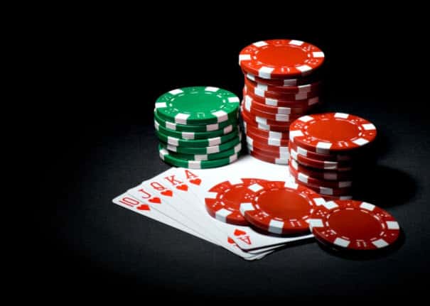 Những trường hợp bạn nên lựa chọn fold bài trong Poker