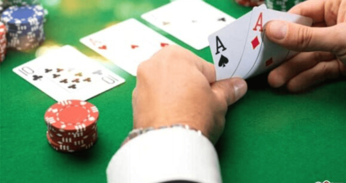 Các thứ hạng trong tựa game Poker được quy định như thế nào?