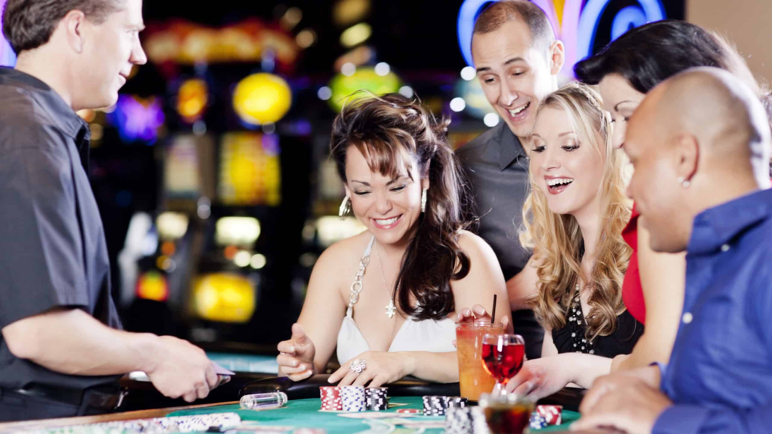 Chi tiết về những sự khác biệt giữa Baccarat online và truyền thống